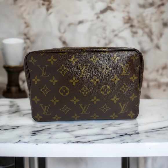 Louis Vuitton Handbags - Louis Vuitton Trousse de Toilette 23 Toiletry Bag